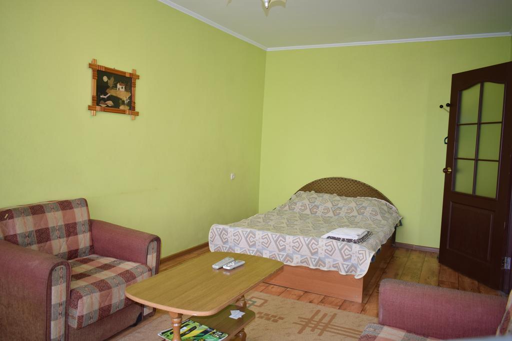 ריבנה Apartment On Vasylya Chervoniya 67 מראה חיצוני תמונה