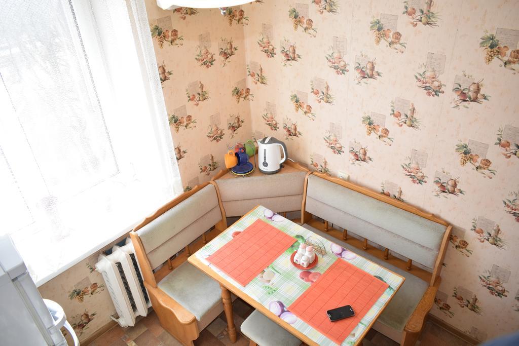 ריבנה Apartment On Vasylya Chervoniya 67 מראה חיצוני תמונה